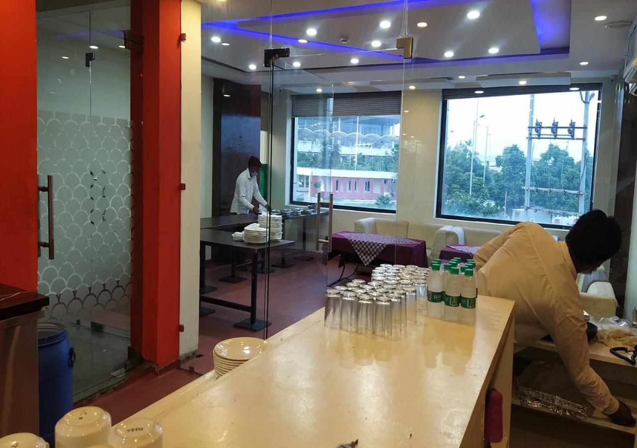 Hotel Eurasia Mohali International Airport Zirakpur Exterior foto